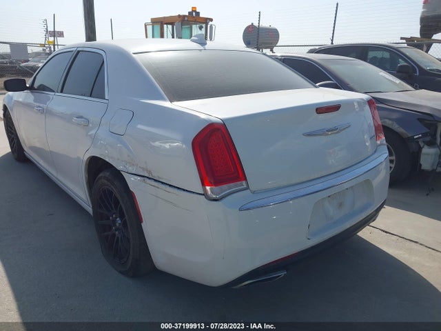 2C3CCAAG6FH779712 Chrysler 300 Limited