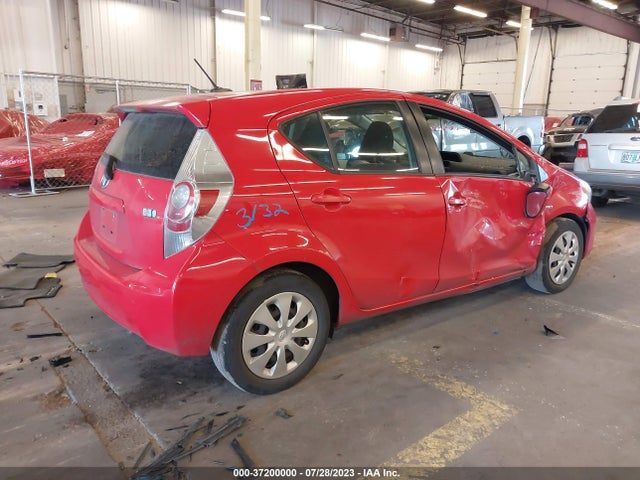 Toyota Prius C One/three/two/four 2014 JTDKDTB35E1080886 Image 4