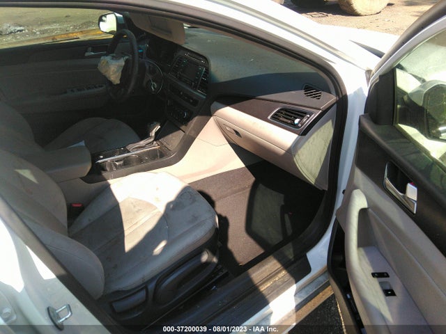 2015 HYUNDAI SONATA 2.4L SPORT VIN: 5NPE34AF5FH027973