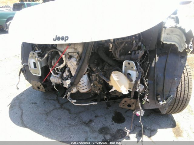 3C4NJDBBXJT394507 Jeep Compass Altitude