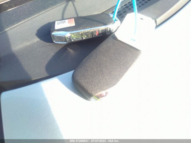 KNDCR3LE0P5069005 KIA NIRO EX