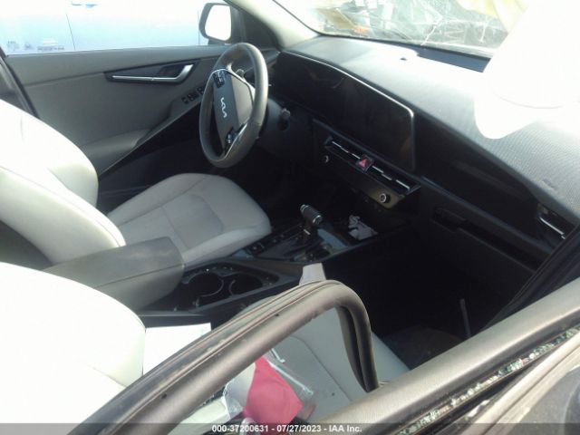 KNDCR3LE0P5069005 KIA NIRO EX