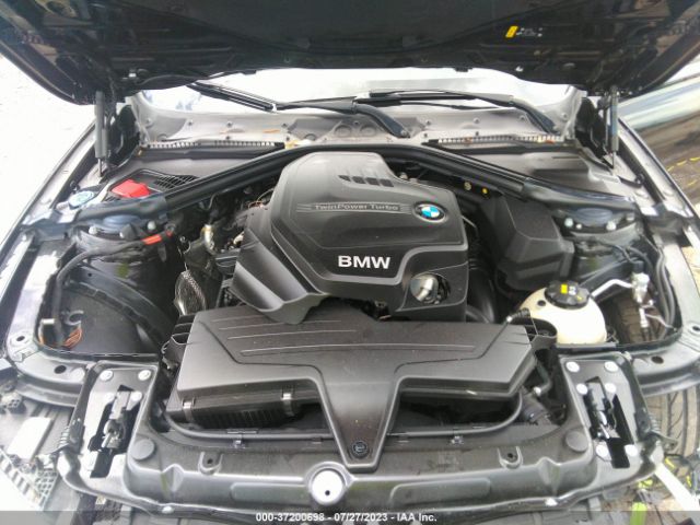 WBA8E1G32HNU17142 BMW 3 Series 320i