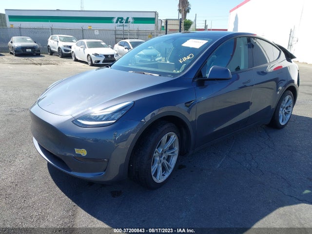 Tesla Model Y Long Range 2022 7SAYGAEE2NF490428 Image 2