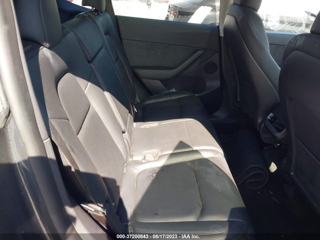 Tesla Model Y Long Range 2022 7SAYGAEE2NF490428 Image 8