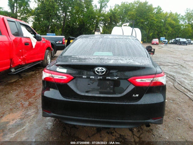 Toyota CAMRY LE 2018 4T1B11HK2JU030205 Image 16