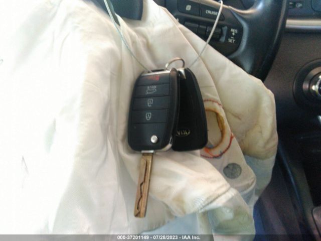 5XYPG4A31GG042577 KIA SORENTO LX