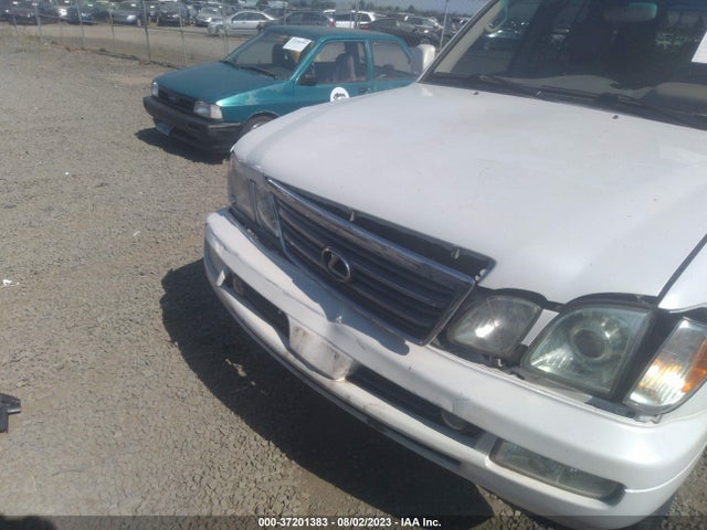 2004 LEXUS LX 470 VIN: JTJHT00W843537022