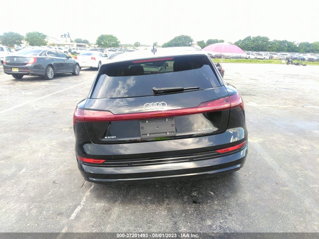 2022 Audi e-tron, VIN: WA1AAAGE1NB013581