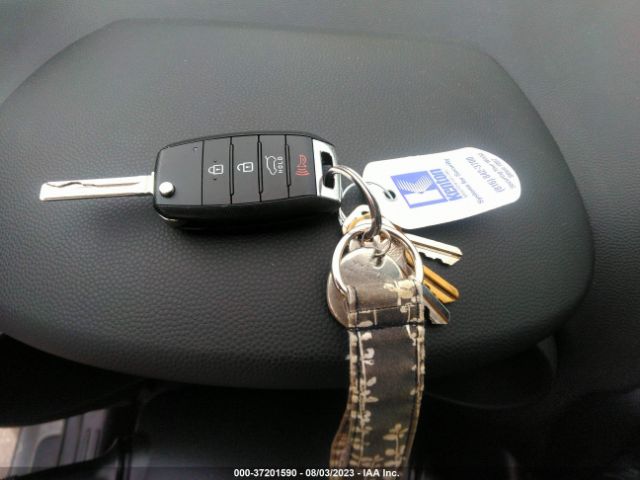 KNDJP3A55J7611825 KIA SOUL +