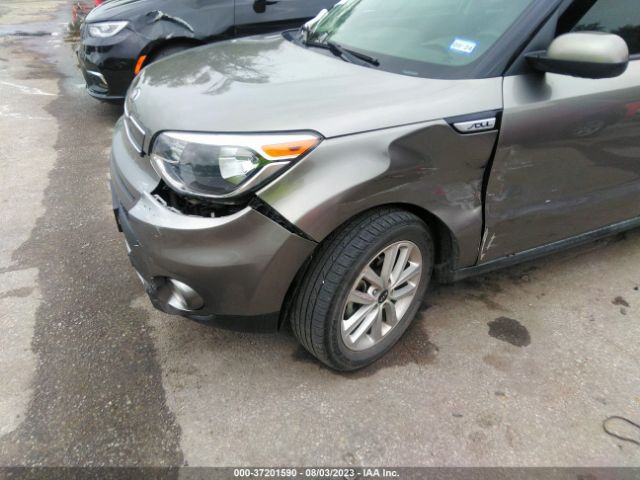 KNDJP3A55J7611825 KIA SOUL +