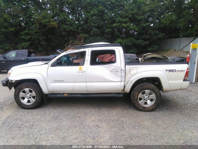 2015 TOYOTA TACOMA VIN: 5TFLU4EN5FX115111