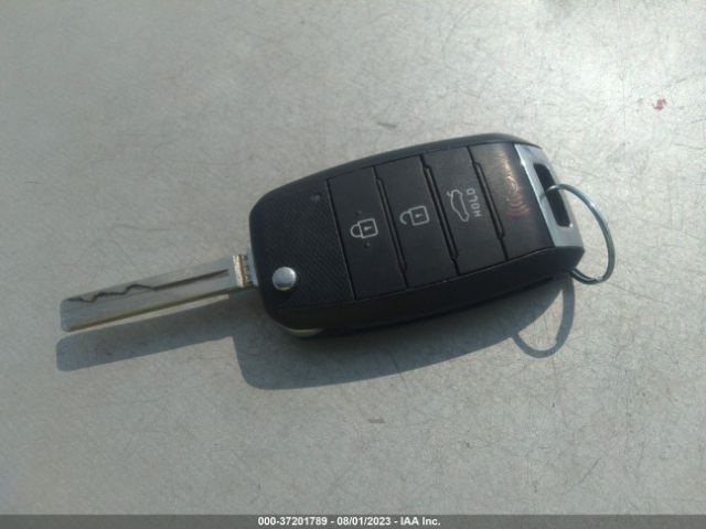 5XXGM4A76FG437997 KIA Optima Lx