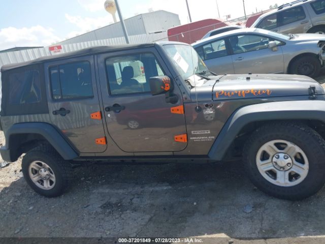 1C4BJWDG9GL235098 Jeep Wrangler Unlimited Sport