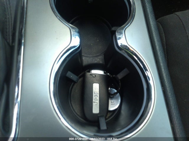 1C4RJFAG3LC360398 Jeep Grand Cherokee Laredo E