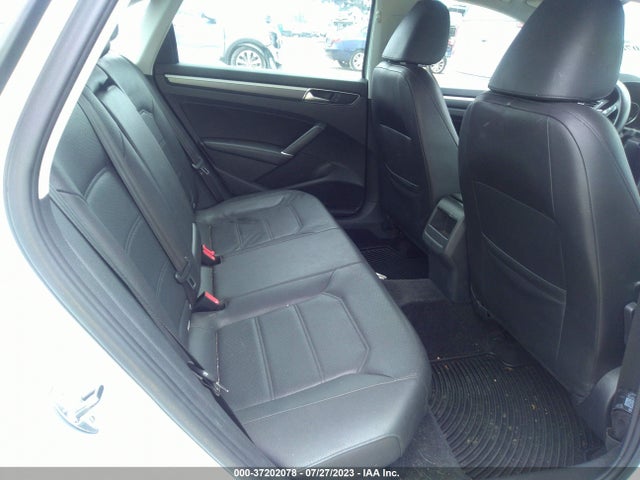 1VWAT7A3XGC032280 Volkswagen Passat 1.8t R-line W/comfort Pkg