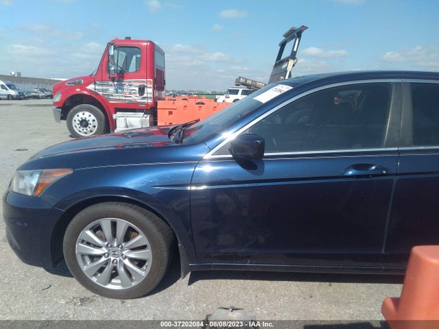 2011 HONDA ACCORD SDN EX-L VIN: 1HGCP2F81BA153373
