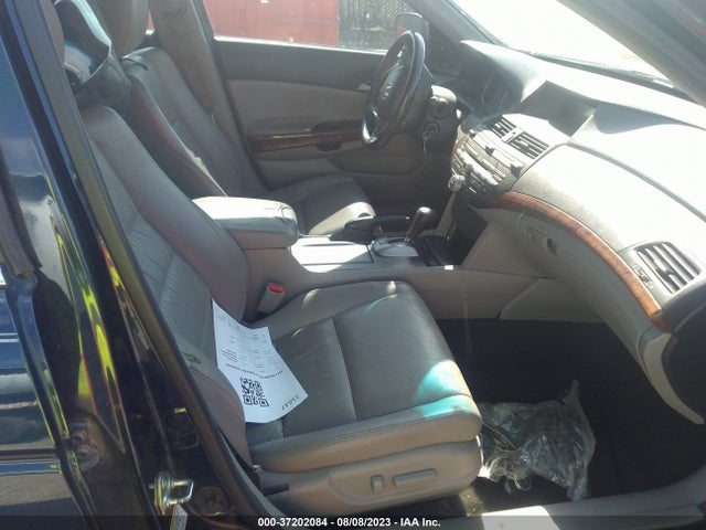 2011 HONDA ACCORD SDN EX-L VIN: 1HGCP2F81BA153373