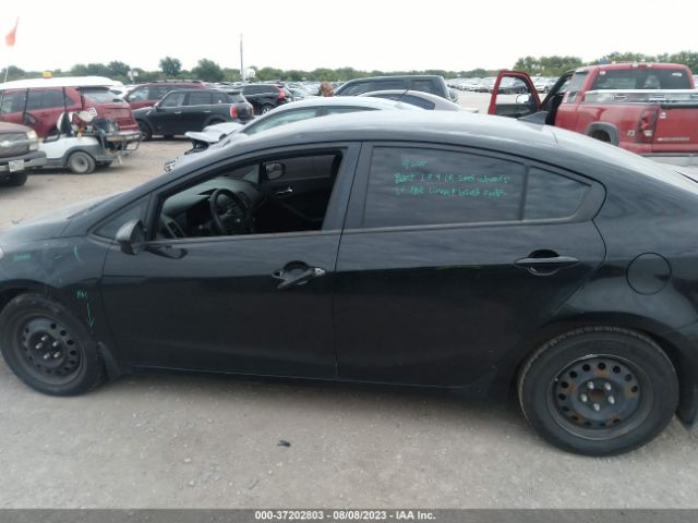 KNAFK4A65G5560668 KIA FORTE LX