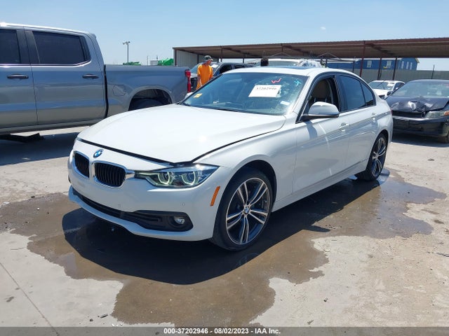 BMW 3 Series 320i 2018 WBA8E1G50JNU92137 Image 2