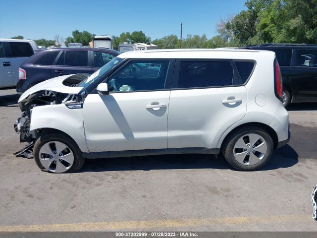 KNDJN2A21F7137269 KIA Soul Base