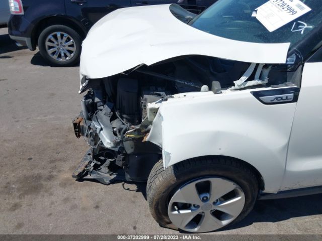 KNDJN2A21F7137269 KIA Soul Base