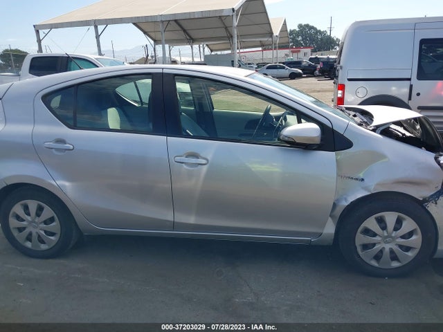 Toyota Prius C One/three/two/four 2014 JTDKDTB30E1085655 Image 13