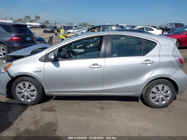 Toyota Prius C One/three/two/four 2014 JTDKDTB30E1085655 Image 14