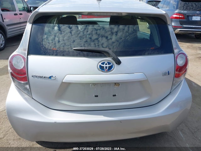 Toyota Prius C One/three/two/four 2014 JTDKDTB30E1085655 Image 16