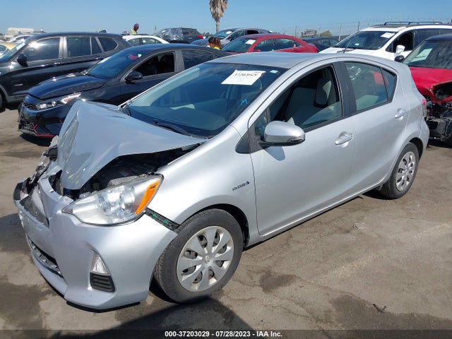 Toyota Prius C One/three/two/four 2014 JTDKDTB30E1085655 Image 2