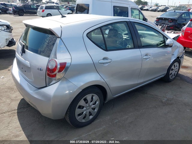 Toyota Prius C One/three/two/four 2014 JTDKDTB30E1085655 Image 4