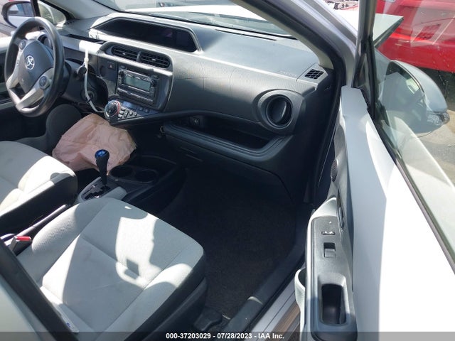 Toyota Prius C One/three/two/four 2014 JTDKDTB30E1085655 Image 5