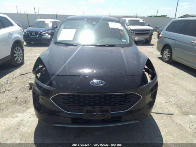 1FMCU0G66NUB55319 Ford ESCAPE SE