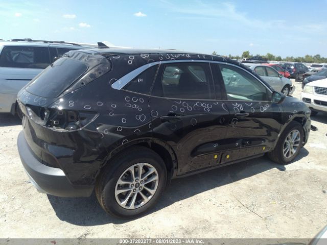 1FMCU0G66NUB55319 Ford ESCAPE SE