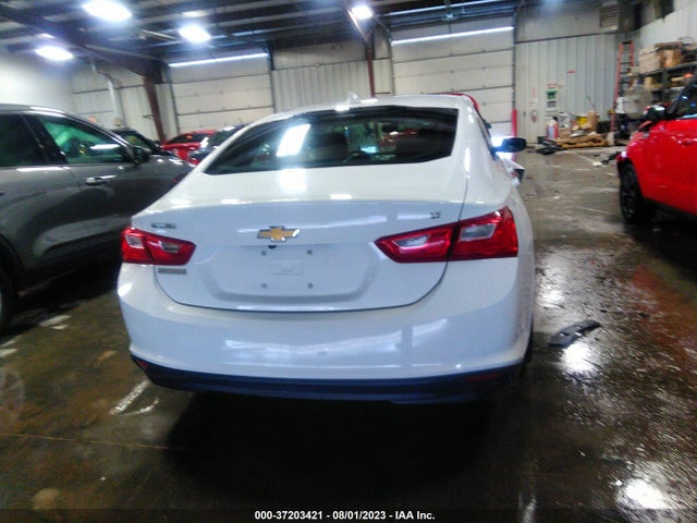 Chevrolet MALIBU LT 2018 1G1ZD5ST2JF130319 Image 16