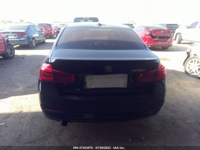 WBA8A9C52HK619997 BMW 3 Series 320i