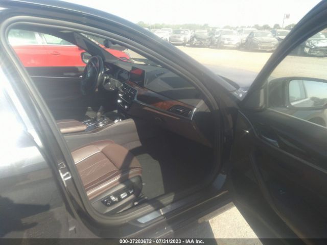 WBAJE5C3XHG914409 BMW 5 Series 540i