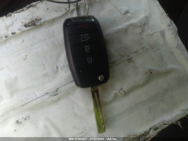 5XYKT3A6XFG621432 KIA SORENTO LX