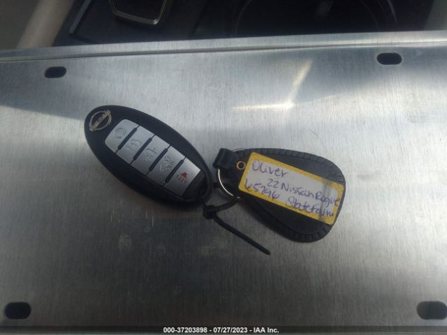 5N1BT3CAXNC708053 Nissan Rogue Sl