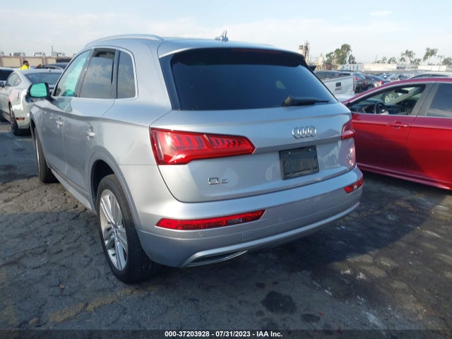 WA1BNAFY5J2207738 Audi Q5 Premium Plus
