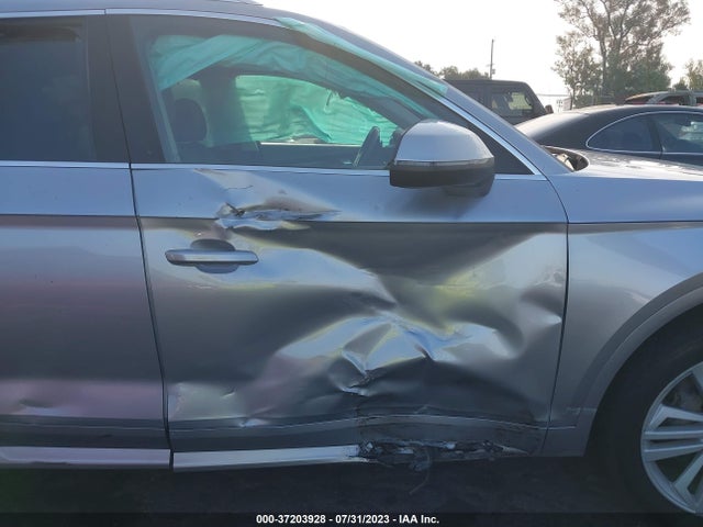 WA1BNAFY5J2207738 Audi Q5 Premium Plus
