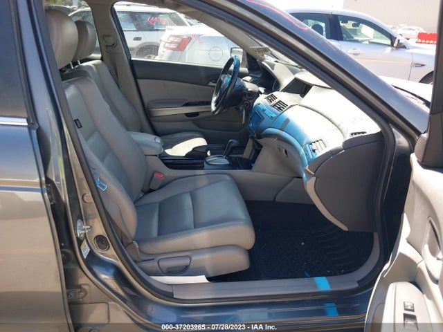 2010 HONDA ACCORD SDN EX-L VIN: 1HGCP2F81AA081752