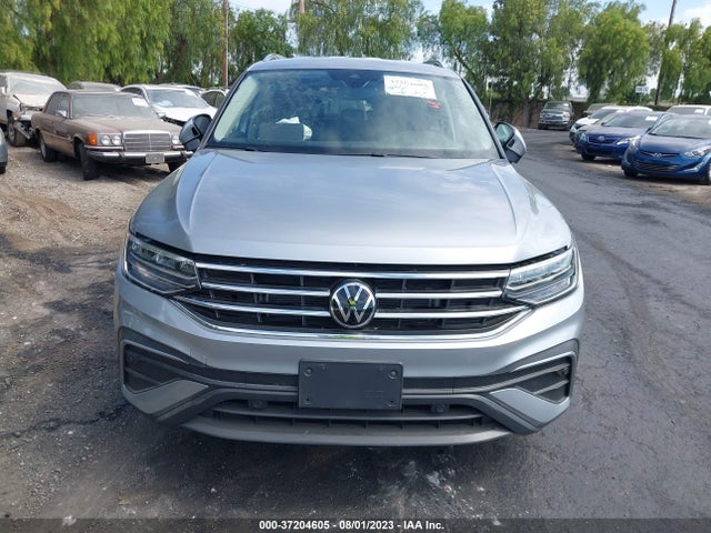 3VV2B7AX4PM023684 Volkswagen TIGUAN SE