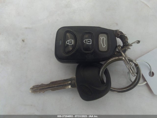 2008 HYUNDAI ELANTRA GLS/SE VIN: KMHDU46D08U444146