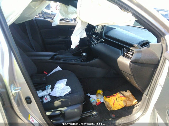 Toyota C-HR XLE 2018 NMTKHMBX6JR034380 Image 11