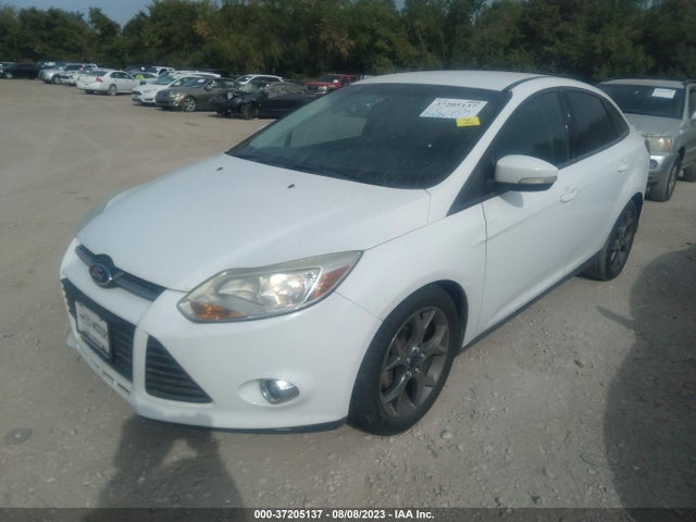 Ford FOCUS SE 2014 1FADP3F27EL421880 Image 2