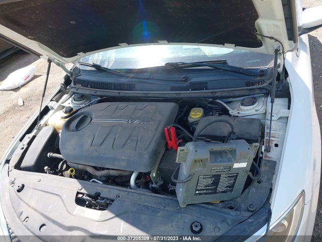 1C3CCCEG5FN553691 Chrysler 200 C
