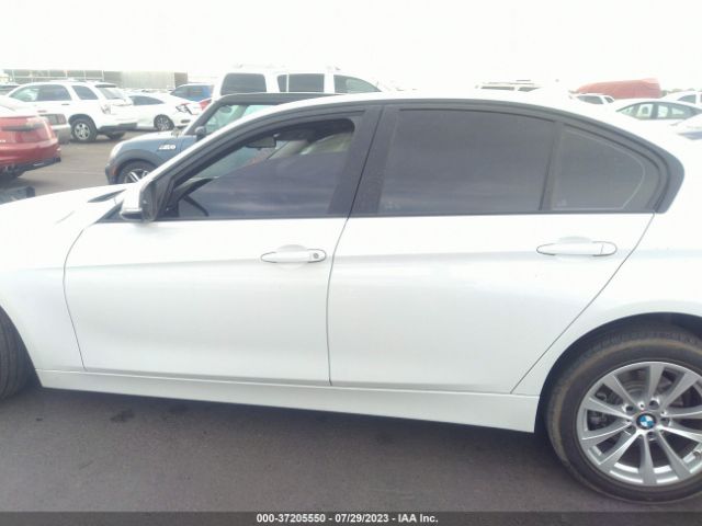 WBA8E1G33HNU17330 BMW 3 Series 320i