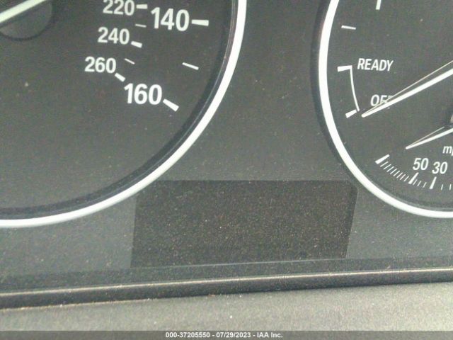 WBA8E1G33HNU17330 BMW 3 Series 320i