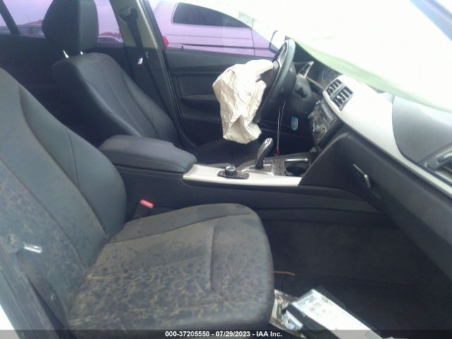 WBA8E1G33HNU17330 BMW 3 Series 320i